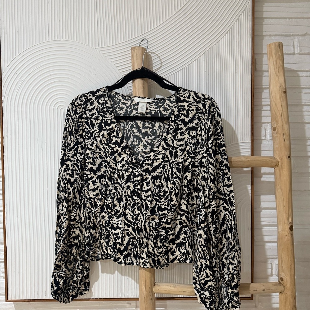 H&M Monochrome Patterned Blouse